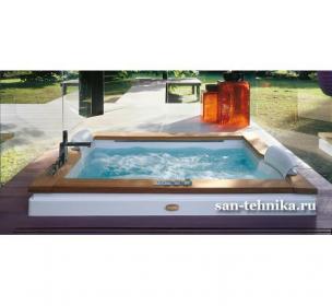 Jacuzzi Aura Plus